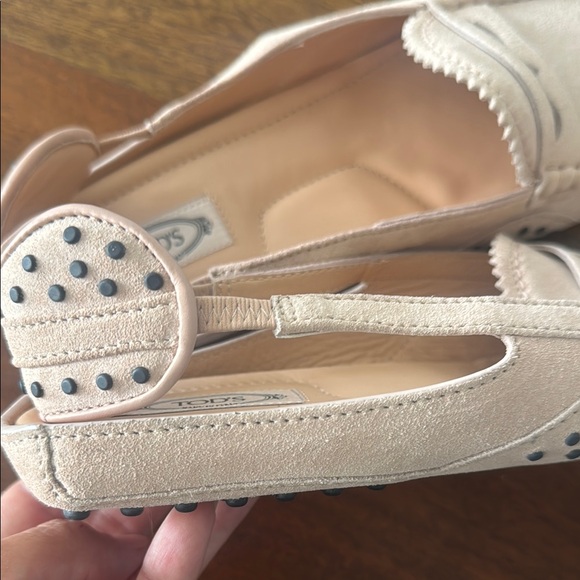 Tod's Cream Flats Elegant Loafers - never worn! - Picture 7 of 7